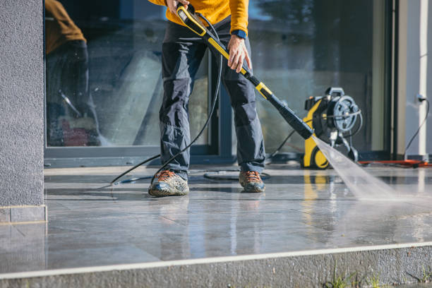 Animal Enclosure Cleaning in Kellyville, OK